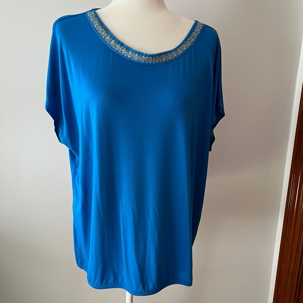 Chicos size 3 knit top with white and silver embellishment